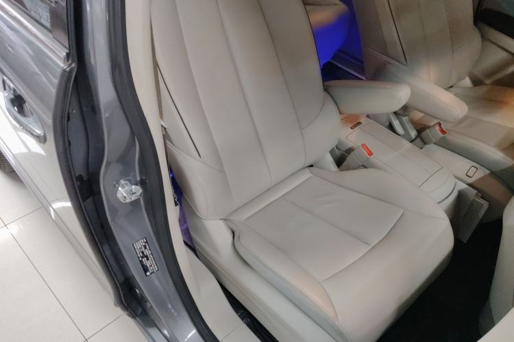 Used Buick GL8 2021 Land Cruiser Executive Class 652T Luxury Model Right Front Seat