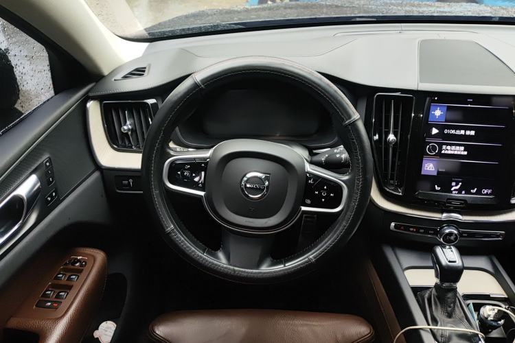 Used Volvo XC60 2020 T5 4x4 Smart Luxury Edition