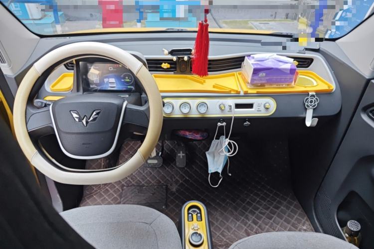 Used Wuling Hongguang MINIEV 2021 Macaron Premium Model – Lithium Iron Phosphate Center Console