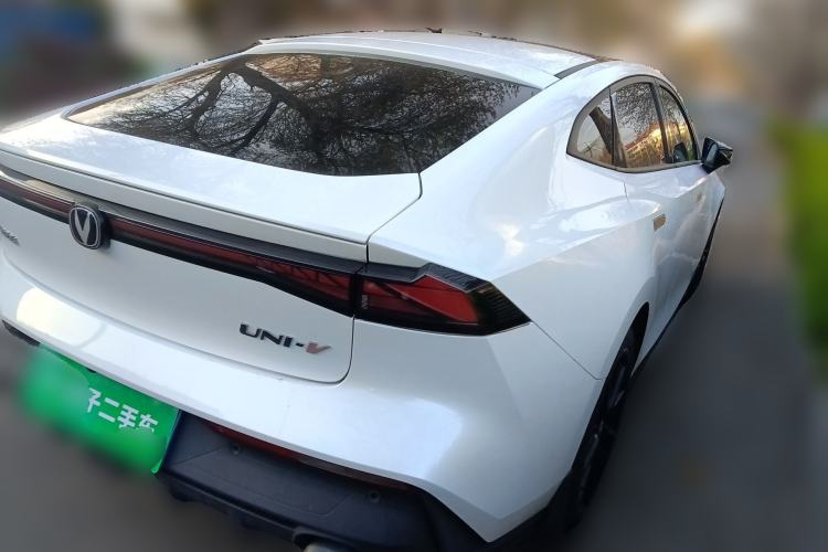 Used CHANGAN UNI-V 2022 1.5T Prestige Version
