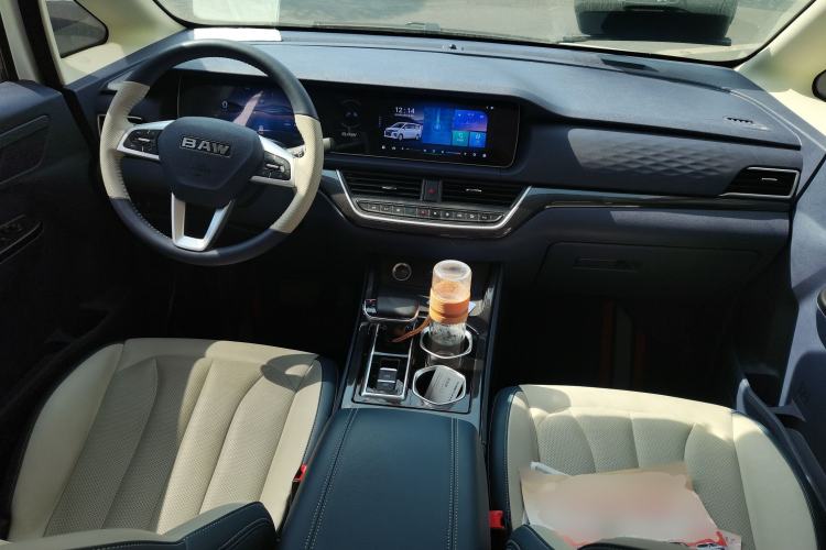 Used BAW Ruisheng Ace M7 New Energy 2025 505KM Prestige Version 7 Seats Center Console