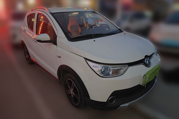 Used BAIC New Energy EC 2018 EC220 Standard Edition Front Right 45 Deg