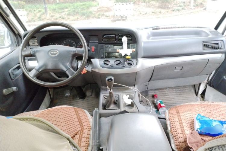 Used Jinbei Hiace 2011 2.0L 5th Generation Kuaiyunwang Standard Version 4G19 Center Console