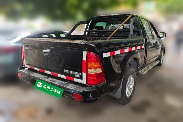 Used Foton Tunland 2017 2.8T E-Series Diesel Two-Wheel Drive Comfort Version with Low Cargo Bed and Long Cabin Meeting China V Emission Standards
