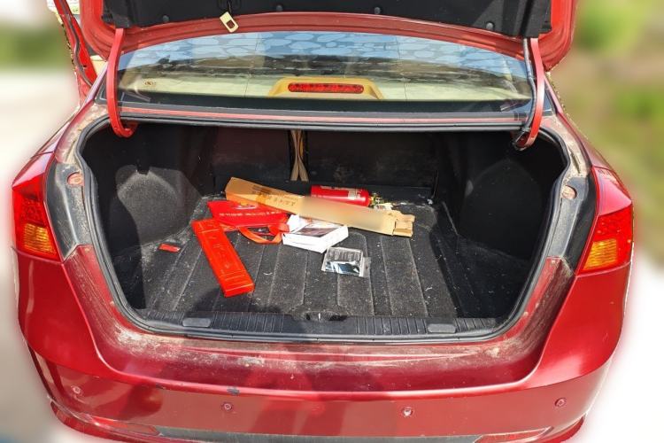 Used Buick Excelle 2011 1.6 LE-AT Trunk