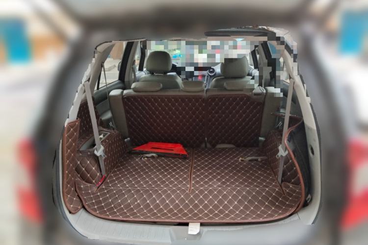 Used Kia Carens 2011 2.0L 7-Seater Automatic Standard Edition
