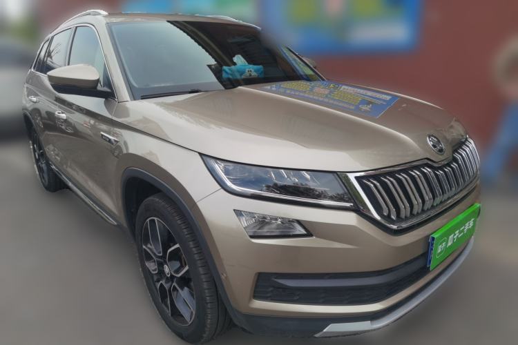 Used Skoda Kodiaq 2019 Facelifted TSI330 7-Seater Two-Wheel-Drive Luxury Enjoyment Edition China VI Standard Front Right 45 Deg