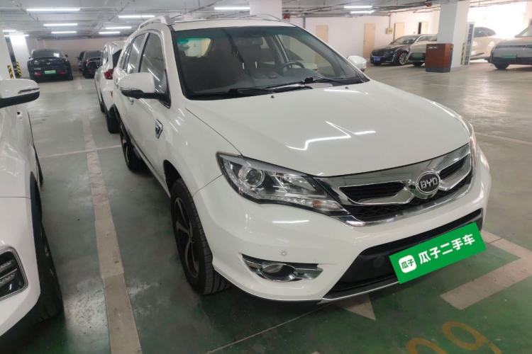 Used BYD S7 2015 2.0T Automatic Flagship Edition Front Right 45 Deg