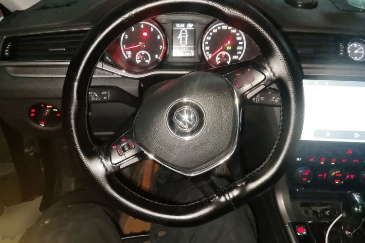 Used Volkswagen Passat 2017 330TSI DSG Luxury Edition
