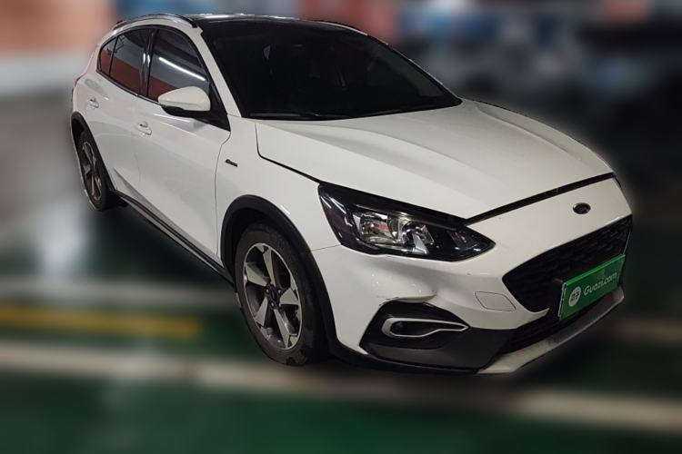 Used Ford Focus Active 2020 EcoBoost 180 Automatic Trendy Model Front Right 45 Deg
