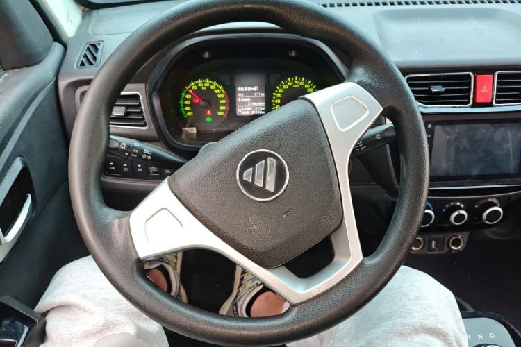 Used Foton Xiangling M New Energy 2023 M2 Long-Wheelbase Flat Cargo Bed Steering Wheel