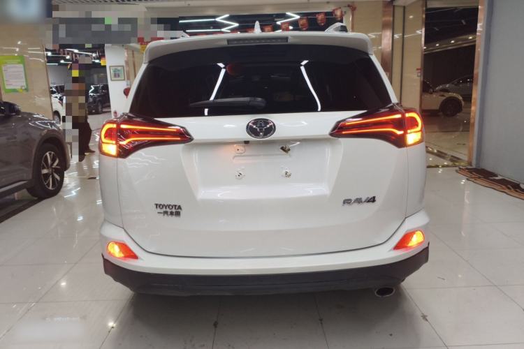 Used Toyota RAV4 2016 2.0L CVT Two-Wheel Drive Comfort Edition China V Standard
