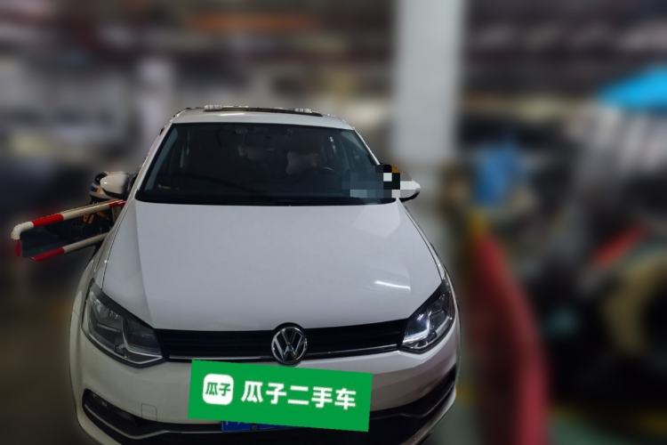 Used Volkswagen Polo 2016 1.6L Automatic Comfort Model Front Right 45 Deg