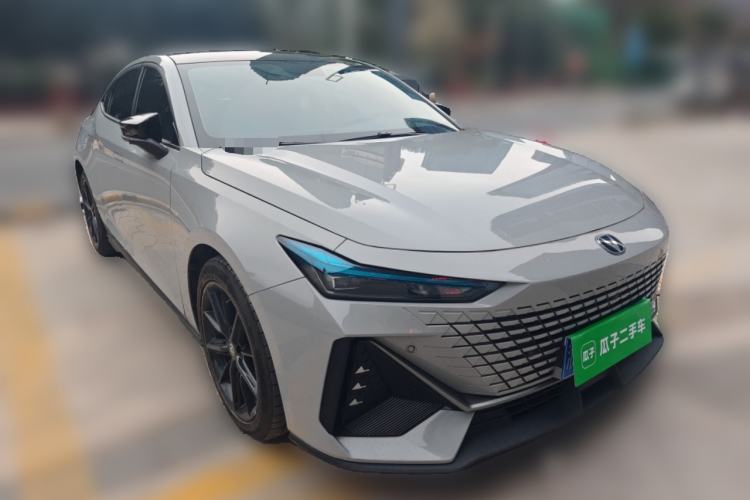 Used Changan UNI-V 2022 1.5T Prestige Version