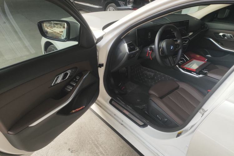 Used BMW i3 2022 eDrive 35 L
