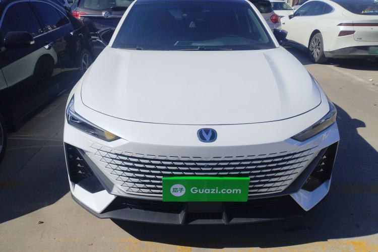 Used CHANGAN UNI-V 2022 1.5T Prestige Version Front