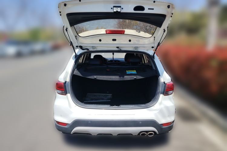 Used Kia KX Cross 2017 1.4L AT GLS Trunk