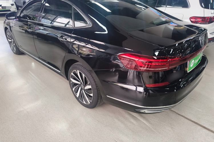 Used Volkswagen Passat 2022 330TSI Starry Luxury Edition Exterior 2