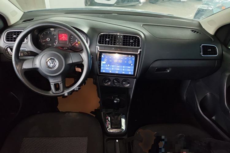 Used Volkswagen Polo 2011 1.6L Automatic ZhiShang Version Center Console