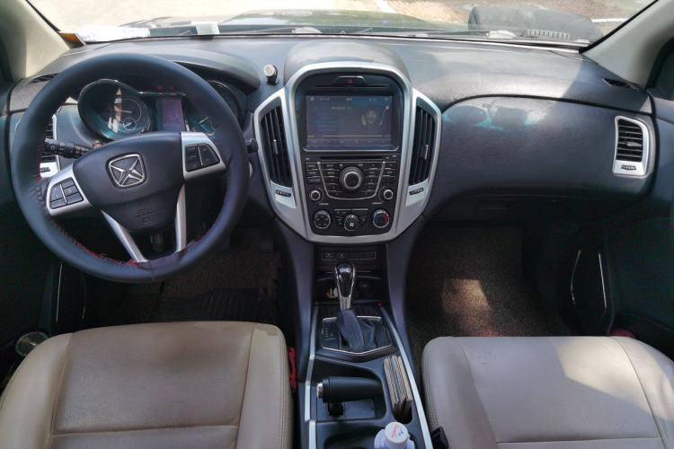 Used JMC Yusheng S350 2013 2.4T Automatic 2WD Diesel Luxury Edition 5 Seats
