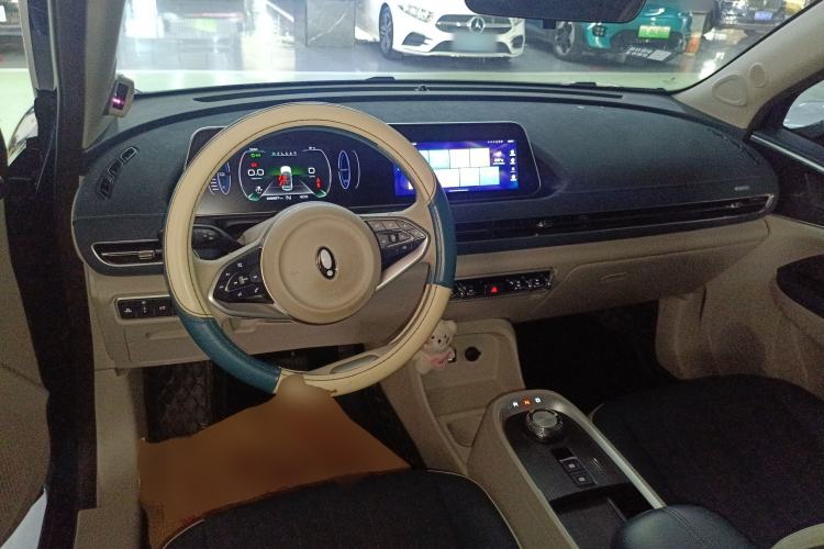 Used ORA Good Cat 2022 400km Standard Range Luxury Version Lithium Iron Phosphate Center Console