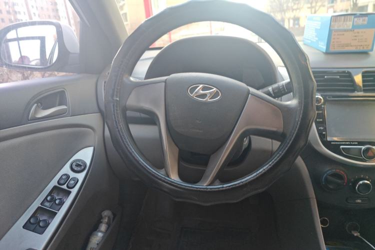 Used Hyundai Verna (older generation) 2014 1.4L Manual Smart GLS Trim Steering Wheel