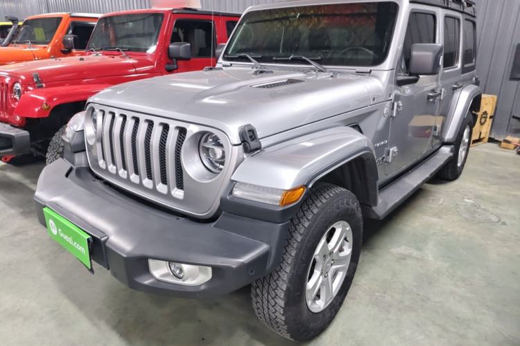 Used Jeep Wrangler 2019 2.0T Sahara Four-Door Version China VI Emission Standard