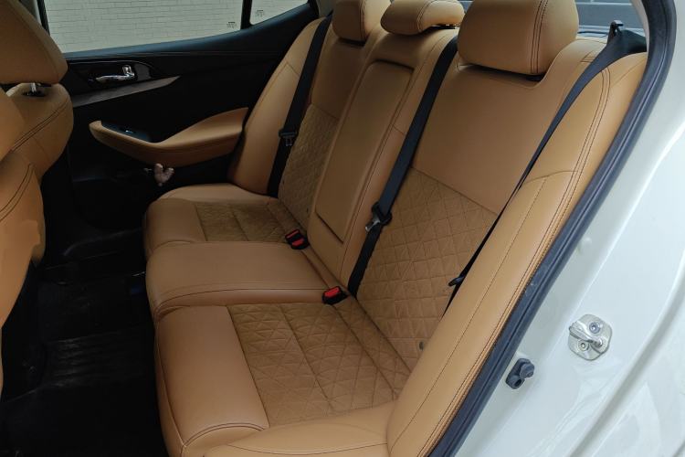 Used Nissan Maxima 2016 2.5L XV Ultimate Edition Left Rear Seat