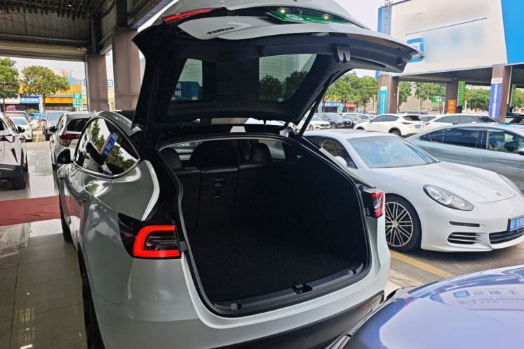 Used Tesla Model Y 2022 Rear-Wheel-Drive Version