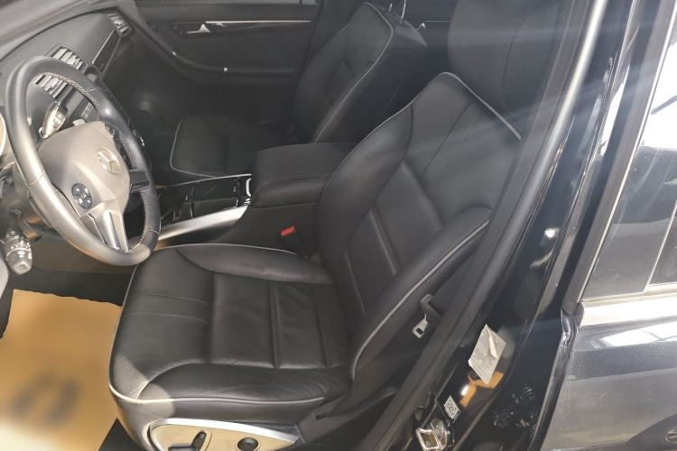 Used Mercedes-Benz R-Class 2017 R 320 4MATIC Business Edition Prestige Model
