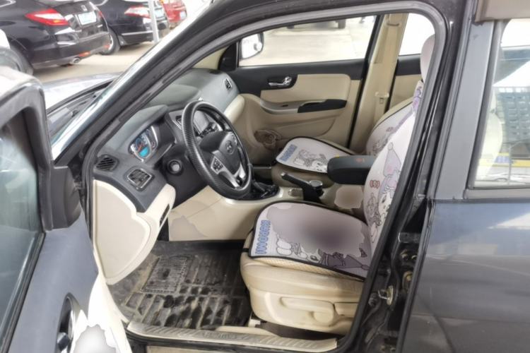 Used Haima S7 2015 Revised Version 2.0L Automatic Zongchi Trim
