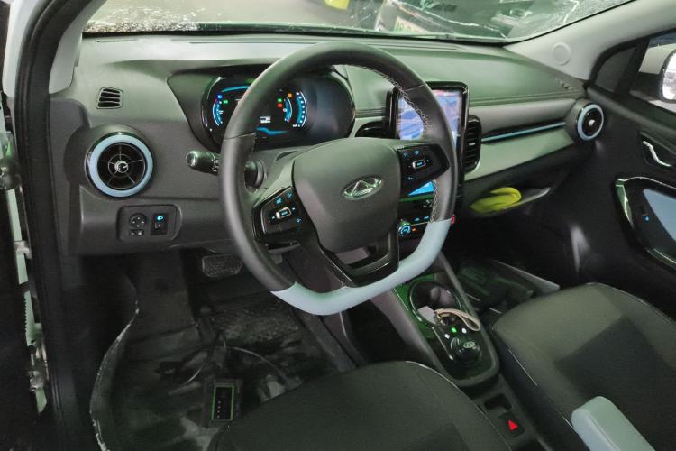 Used Chery QQ Little Ant 2023 251km True Love Edition Lithium Iron Phosphate Center Console