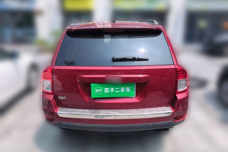 Used Jeep Compass 2013 2.4L four-wheel-drive sport version Rear