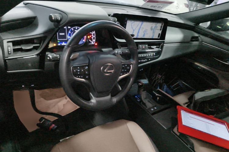 Used Lexus ES 2022 200 Excellence Edition
