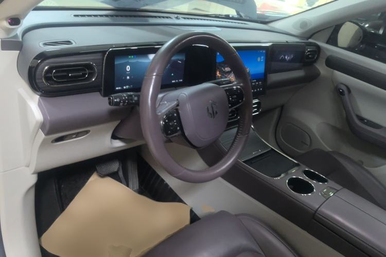 Used Leapmotor C11 2023 Pure Electric 500 Smart Edition Center Console