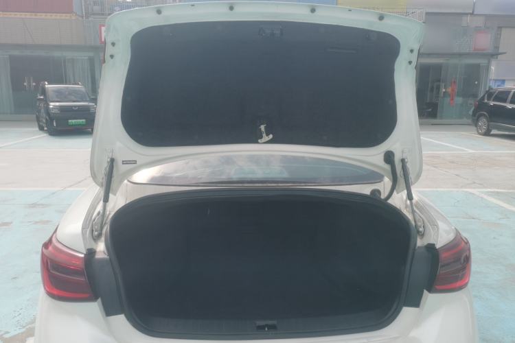 Used Infiniti Q50L 2018 2.0T Comfort Edition China V Standard Trunk