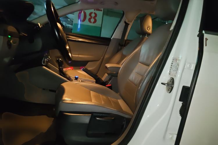 Used Skoda Octavia 2015 1.6L Automatic Yijun Edition
