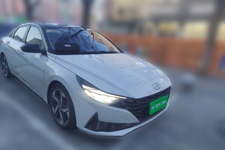 Used Hyundai Elantra 2021 1.5L CVT LUX Prestige Edition Front Right 45 Deg