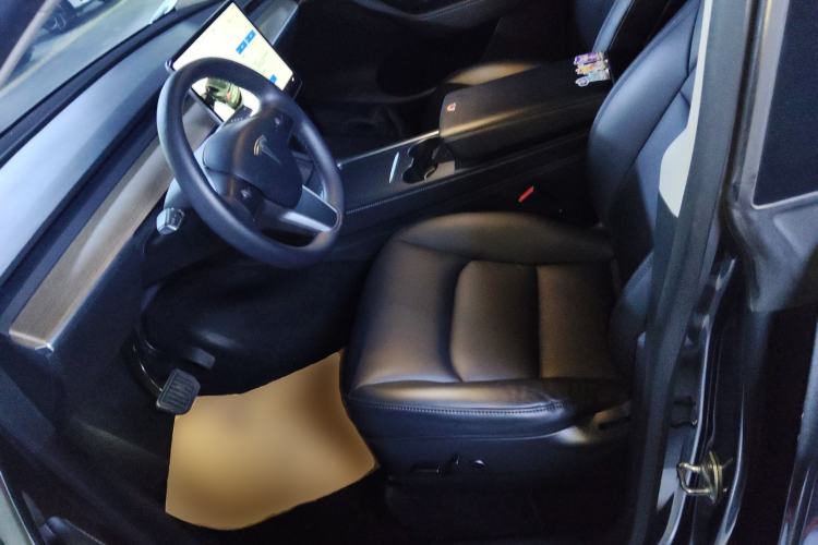 Used Tesla Model Y 2021 Long-Range All-Wheel-Drive Version Left Front Seat