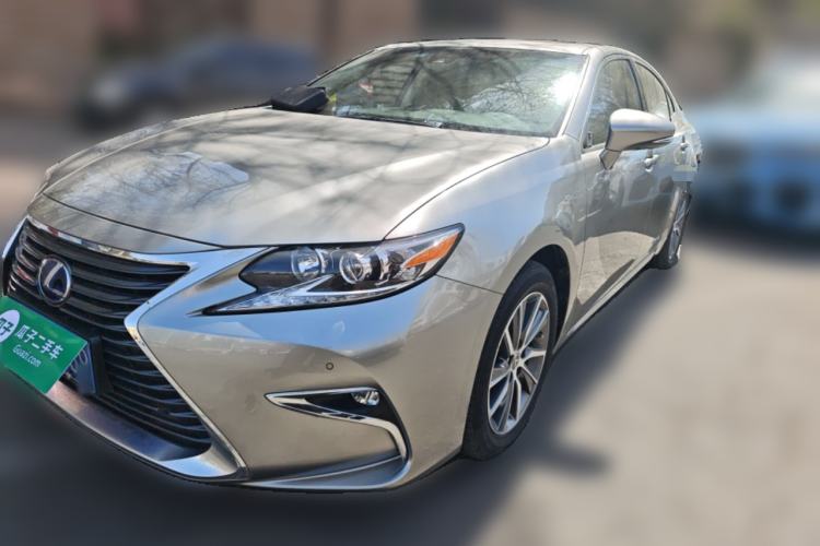 Used Lexus ES 2017 300h Mark Levinson Comfort Edition