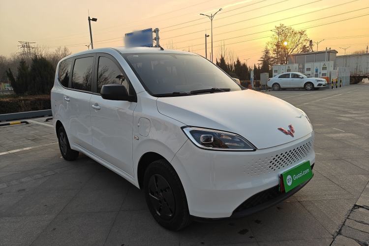 Used Wuling Hongguang New Energy 2025 Extended-Range Hybrid 50KM Comfort Version Exterior 4