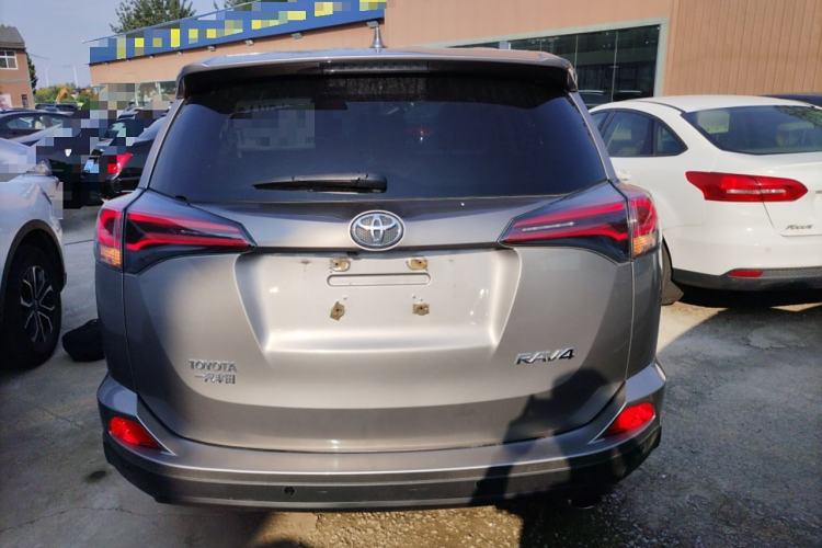 Used Toyota RAV4 2019 2.0L CVT Two-Wheel Drive Comfort Edition China VI Standard
