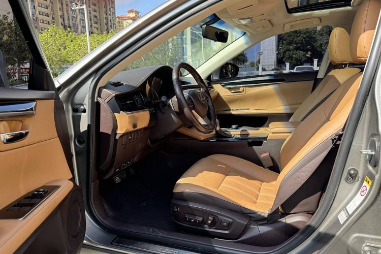 Used Lexus ES 2016 200 Midnight Special Limited Edition
