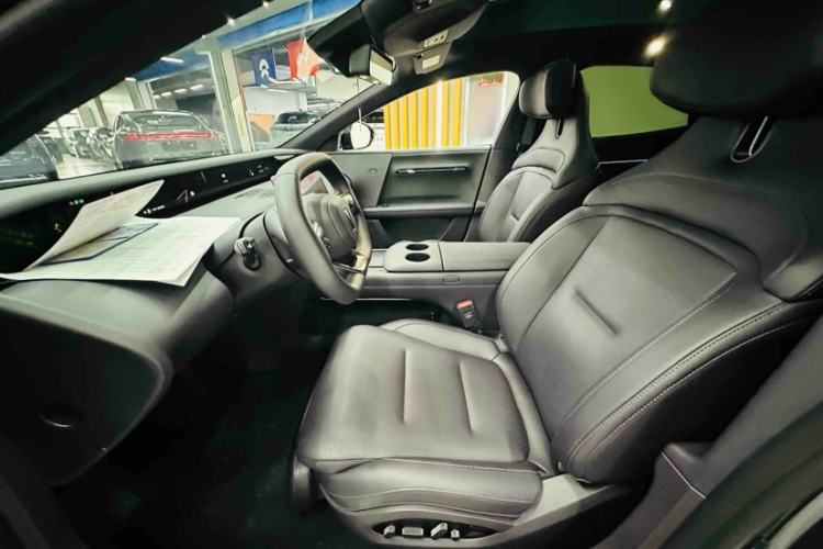 Used Avatr 06 2025 Ultra Pure Electric Edition Interior 2