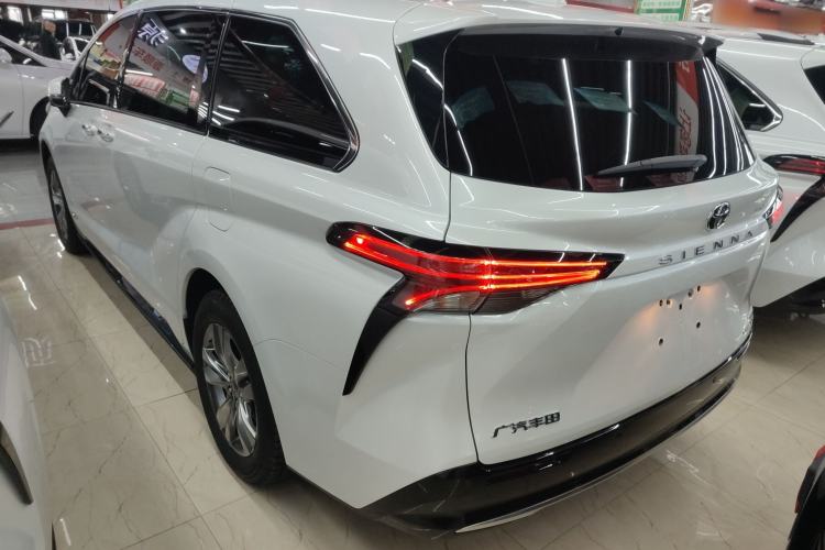 Used Toyota SIENNA 2024 2.5L Hybrid Four-Wheel Drive Prestige Edition Rear Left 45 Deg