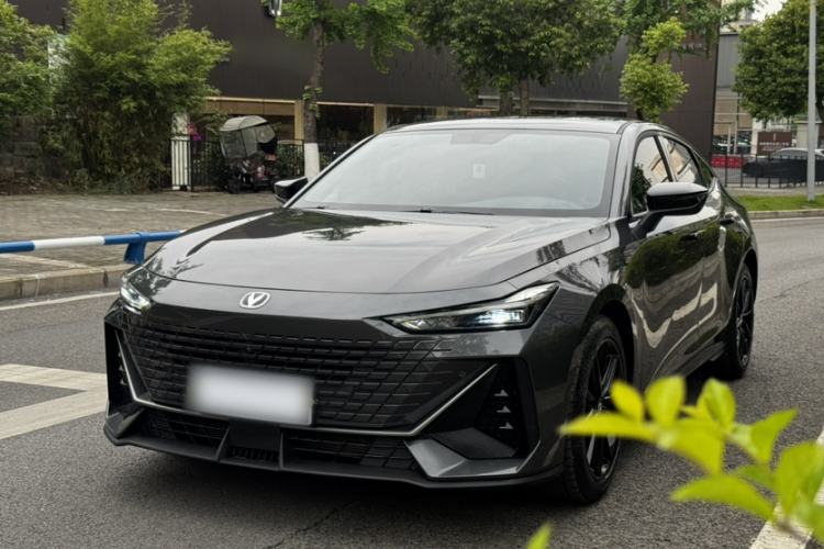 Used CHANGAN UNI-V 2023 1.5T Premium Model