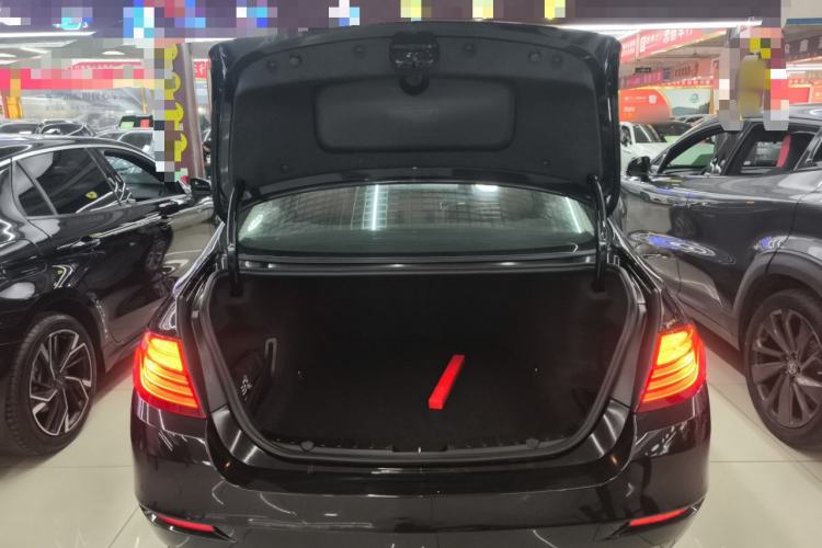 Used BMW 5 Series 2014 520Li Elegant Model
