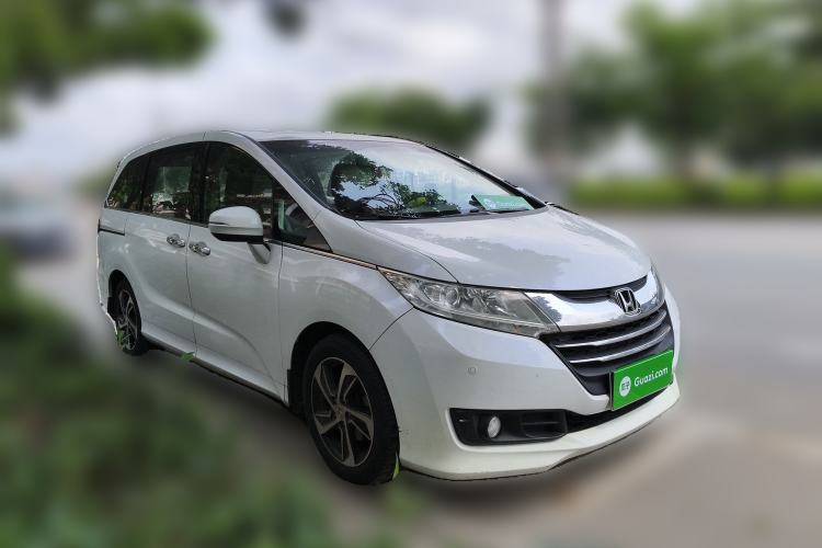 Used Honda Odyssey 2015 Revised 2.4L Luxury Edition Front Right 45 Deg