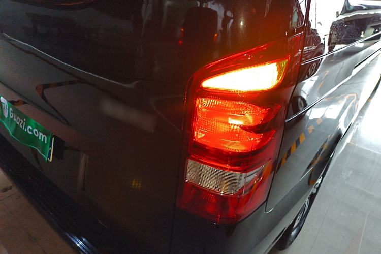 Used Mercedes-Benz Vito 2024 2.0T Elite Version 7 Seats