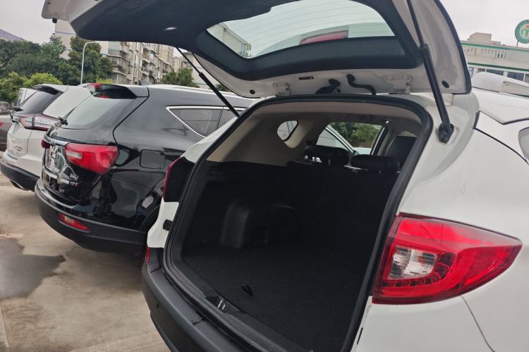 Used BYD Song 2016 Gaishi Edition 1.5TI Manual Haoya Model Trunk